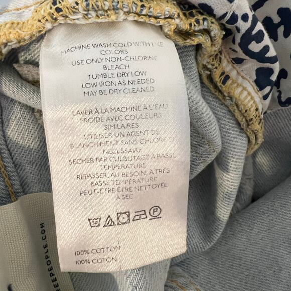 We the Free Tinsley Baggy High Rise Straight Leg Distresed Light Wash Size 28 - Picture 8 of 12